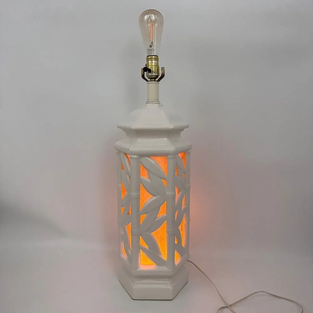 Vintage White Chinoiserie Pagoda Table Lamp Faux Bamboo Hollywood Regency